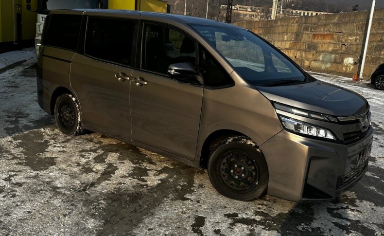 TOYOTA VOXY X 2020