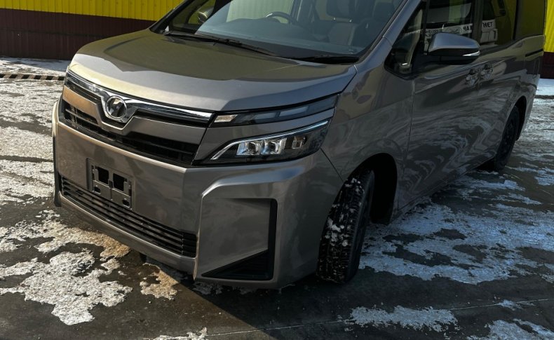 TOYOTA VOXY X 2020
