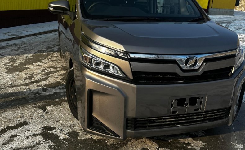 TOYOTA VOXY X 2020