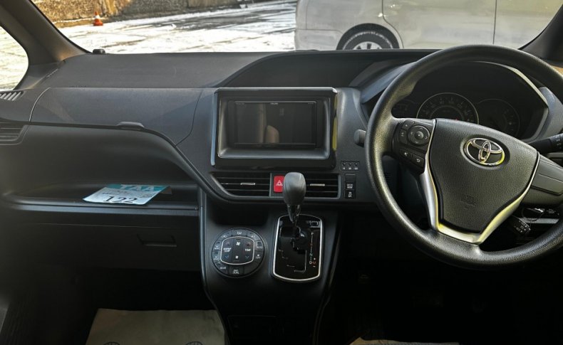 TOYOTA VOXY X 2020