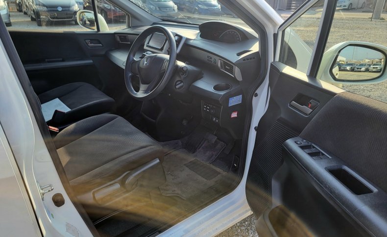HONDA FREED 4WD G JUST ION 7 PERSON 2012
