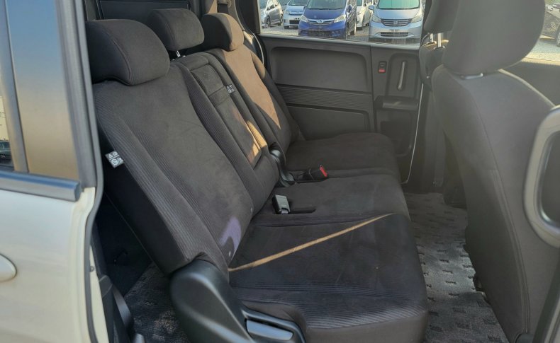 HONDA FREED 4WD G JUST ION 7 PERSON 2012