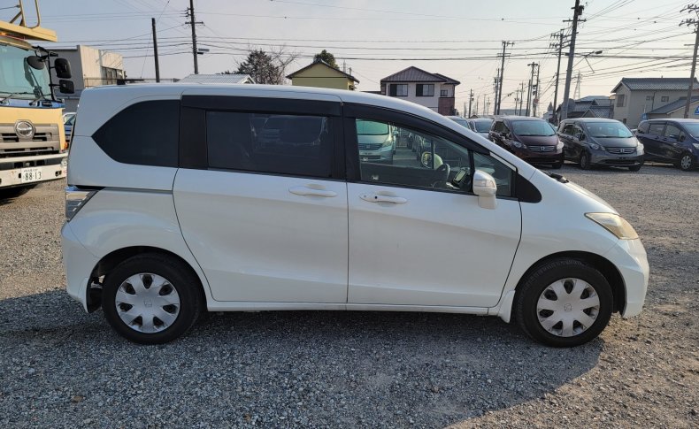 HONDA FREED 4WD G JUST ION 7 PERSON 2012