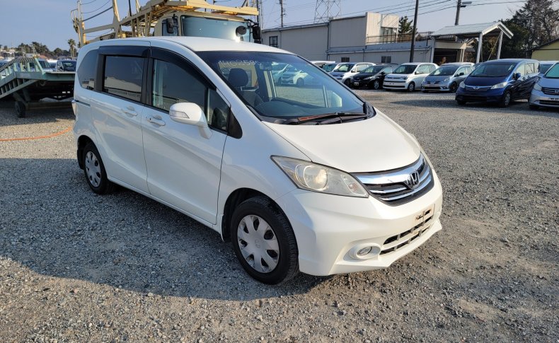 HONDA FREED 4WD G JUST ION 7 PERSON 2012