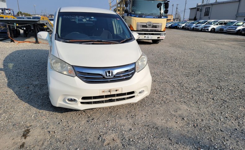 HONDA FREED 4WD G JUST ION 7 PERSON 2012