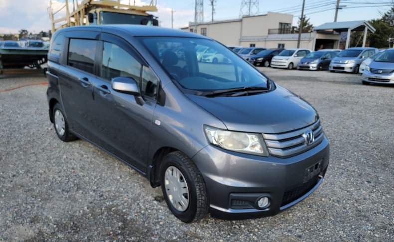 HONDA FREED SPIKE G JUST ION 2011