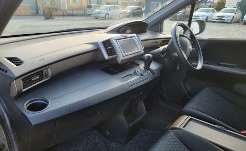 HONDA FREED SPIKE G JUST ION 2011