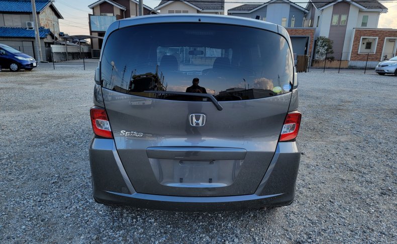 HONDA FREED SPIKE G JUST ION 2011