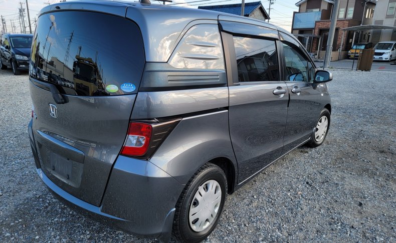 HONDA FREED SPIKE G JUST ION 2011