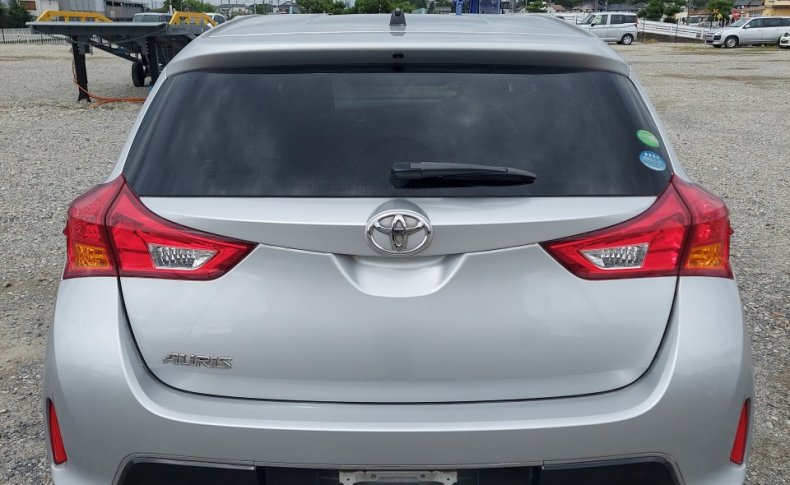 TOYOTA AURIS 150X 2012