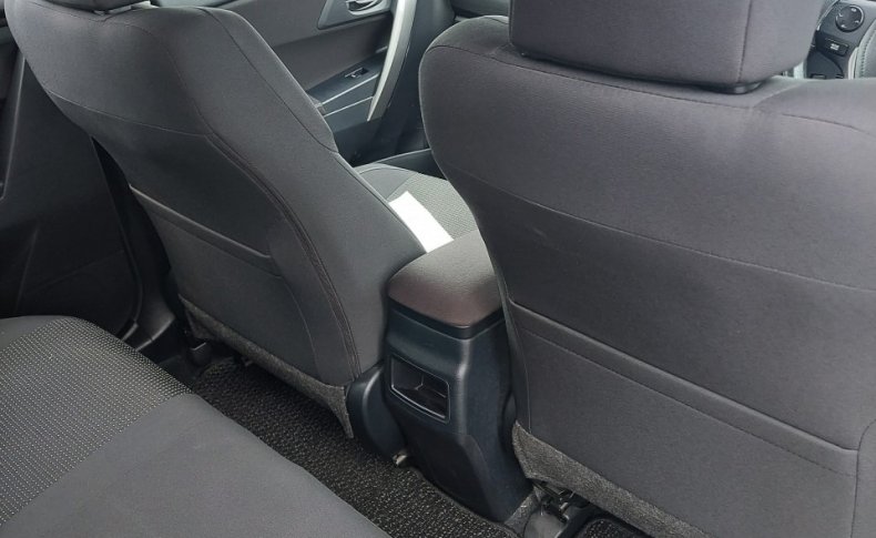 TOYOTA AURIS 150X 2012