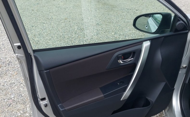 TOYOTA AURIS 150X 2012