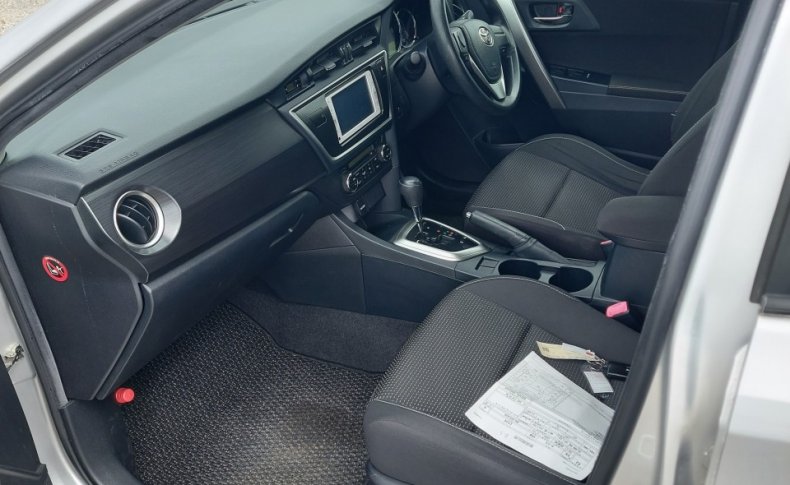TOYOTA AURIS 150X 2012
