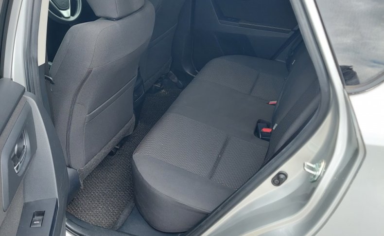 TOYOTA AURIS 150X 2012
