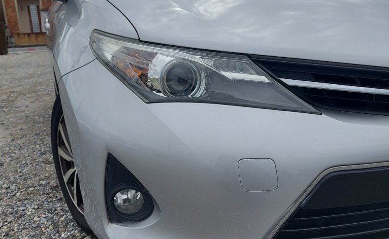 TOYOTA AURIS 150X 2012