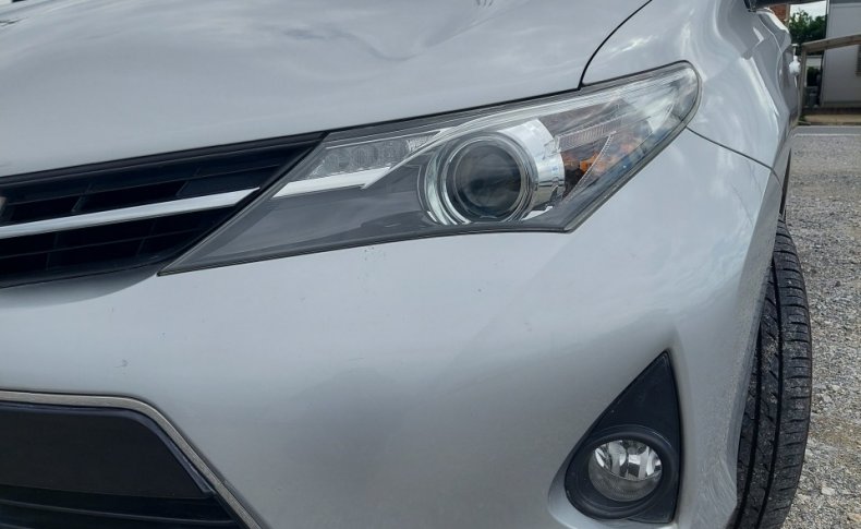 TOYOTA AURIS 150X 2012