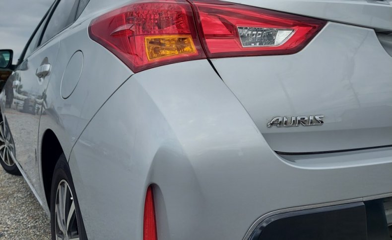 TOYOTA AURIS 150X 2012