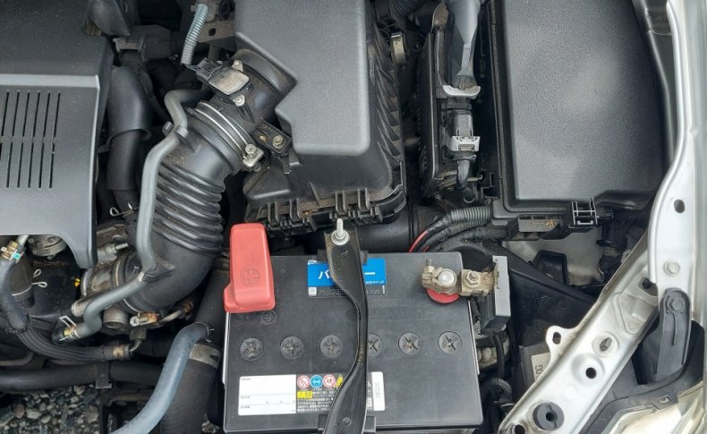 TOYOTA AURIS 150X 2012
