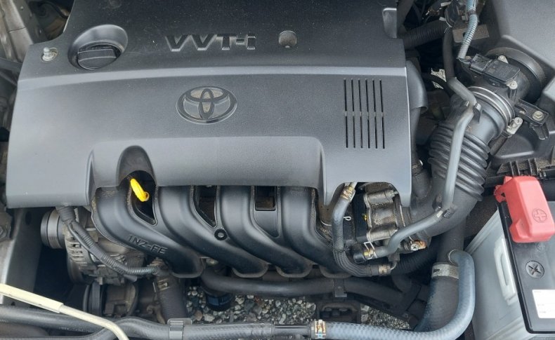 TOYOTA AURIS 150X 2012