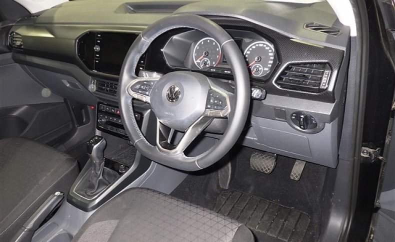 VOLKSWAGEN T-CROSS TSI 1st 2020