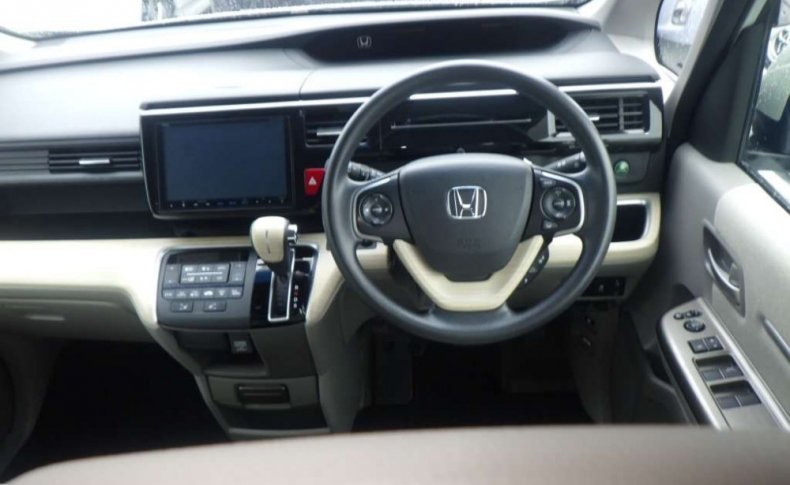 HONDA STEPWGN G EX 2015