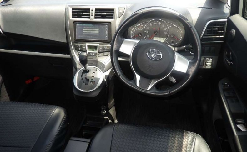 TOYOTA RACTIS G 2011