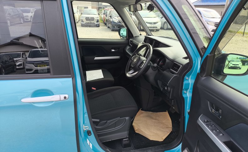 TOYOTA ROOMY CUSTOM G 4WD 2022
