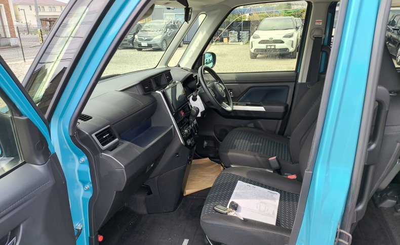 TOYOTA ROOMY CUSTOM G 4WD 2022