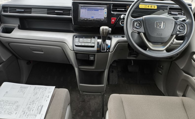 HONDA STEPWGN G 2015