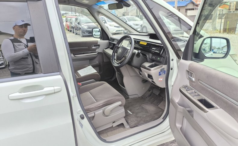 HONDA STEPWGN G 2015