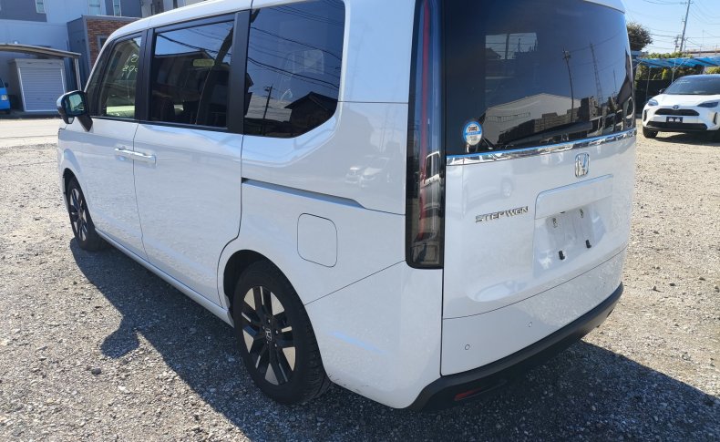 HONDA STEPWGN AIR 8 МЕСТ 2022