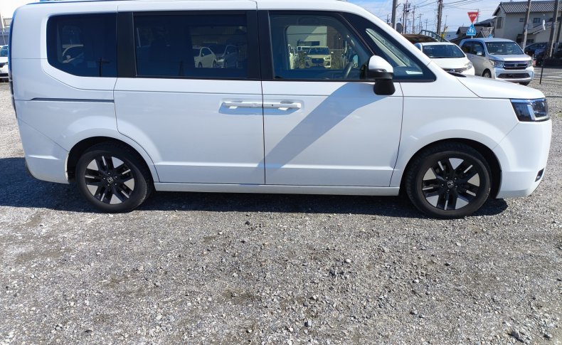 HONDA STEPWGN AIR 8 МЕСТ 2022