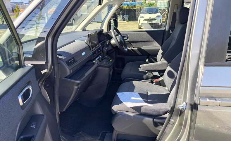 HONDA STEPWGN AIR 8 МЕСТ 2022