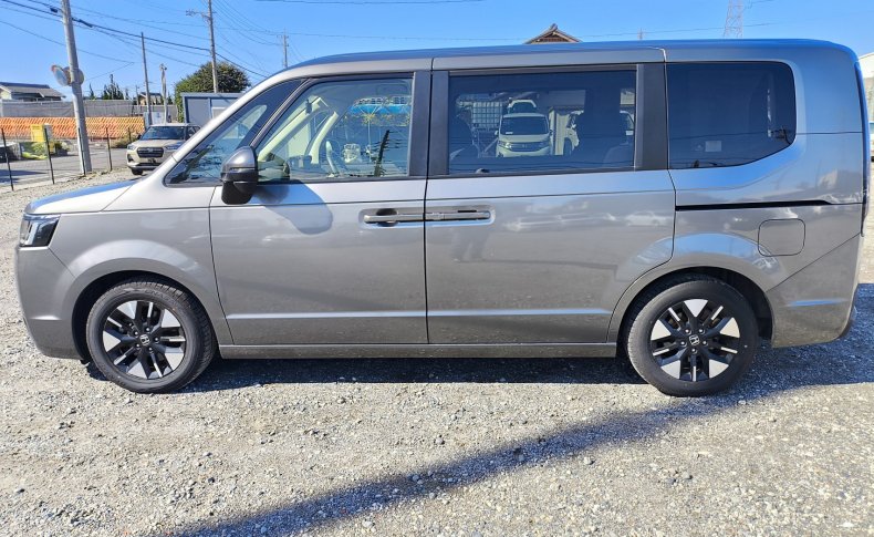 HONDA STEPWGN AIR 8 МЕСТ 2022