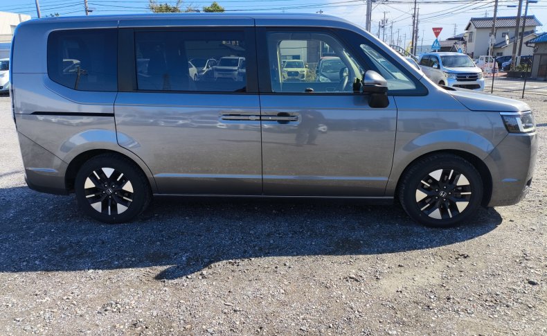 HONDA STEPWGN AIR 8 МЕСТ 2022
