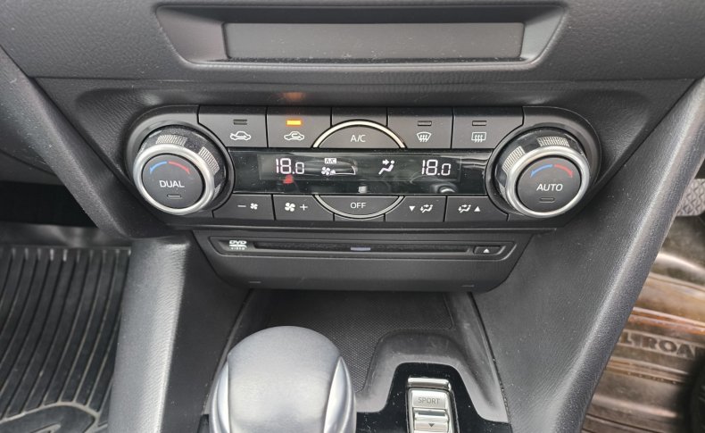 MAZDA AXELA 15S 2017