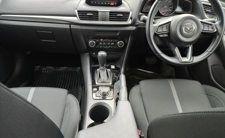 MAZDA AXELA 15S 2017
