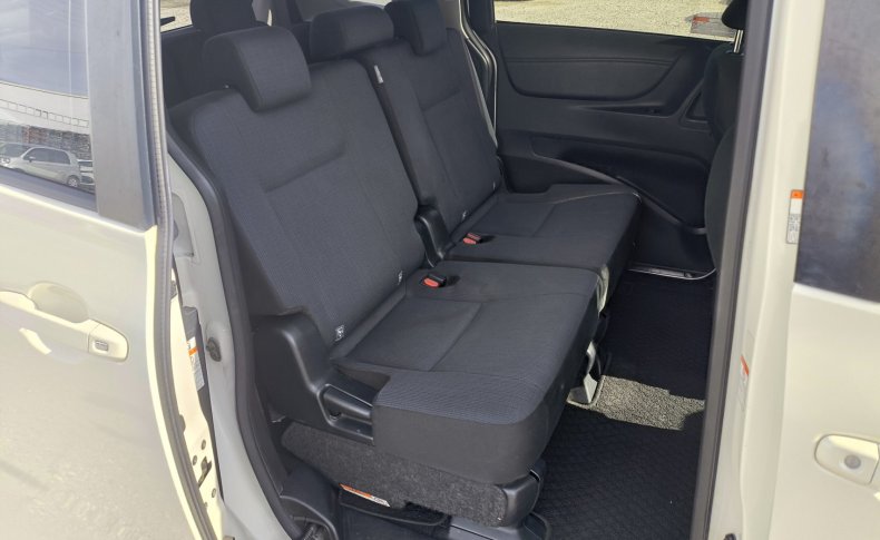 TOYOTA SIENTA G 2016