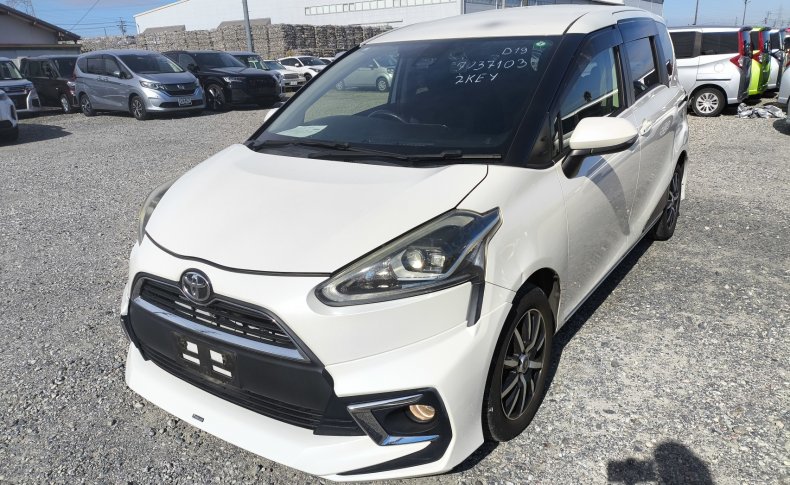 TOYOTA SIENTA G 2016