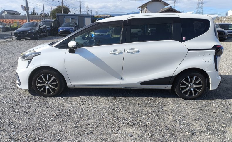 TOYOTA SIENTA G 2016