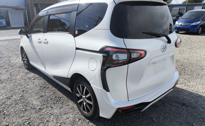 TOYOTA SIENTA G 2016