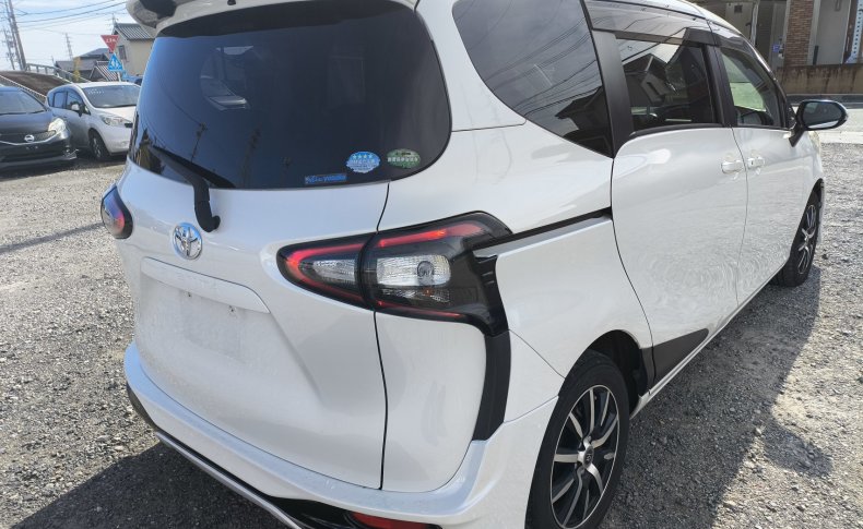 TOYOTA SIENTA G 2016