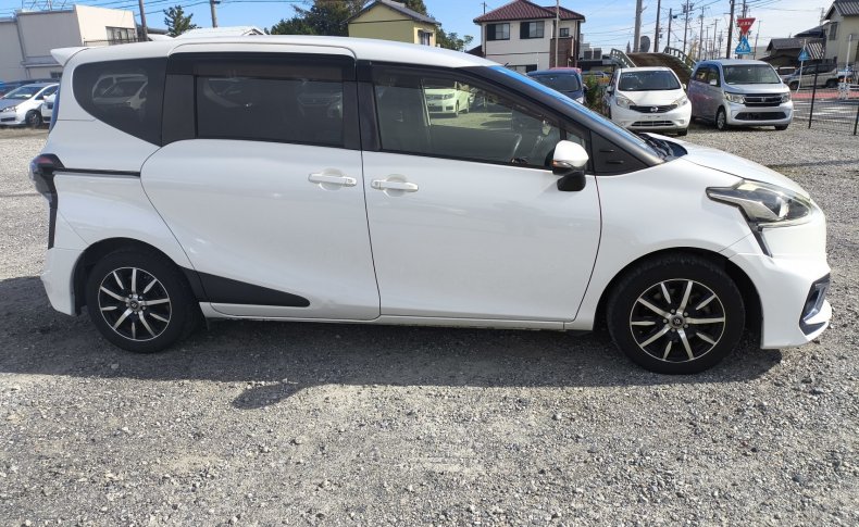 TOYOTA SIENTA G 2016