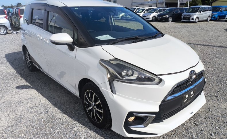 TOYOTA SIENTA G 2016