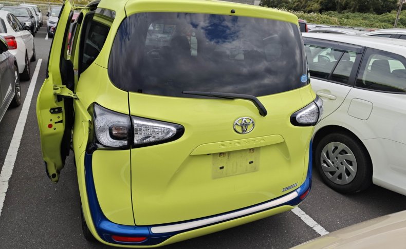TOYOTA SIENTA X 2015