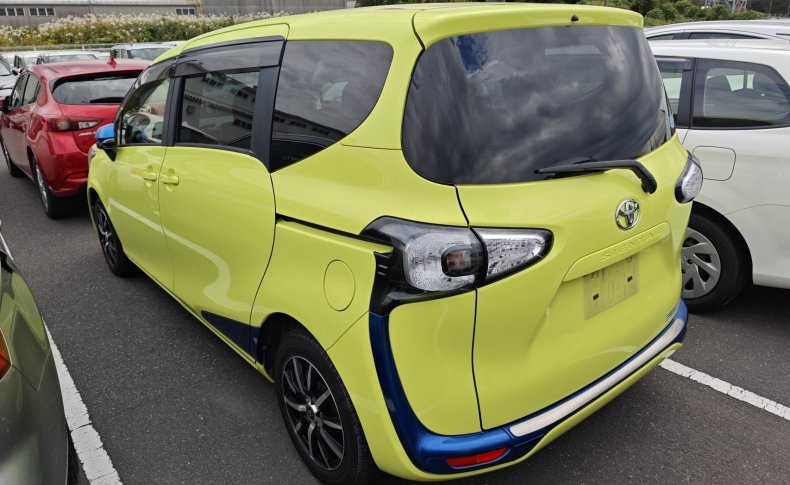 TOYOTA SIENTA X 2015