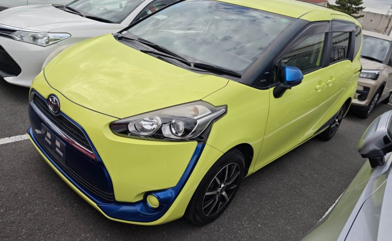 TOYOTA SIENTA X 2015