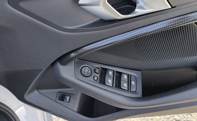 BMW 1-SERIES 118i 2021