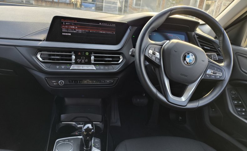 BMW 1-SERIES 118i 2021