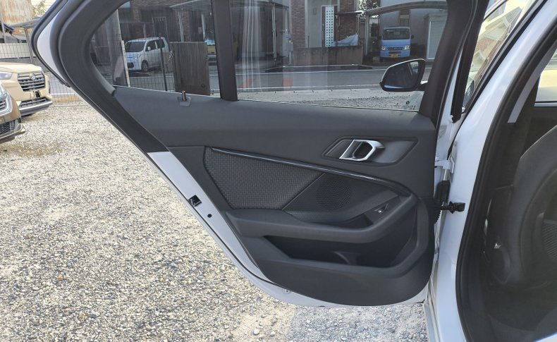 BMW 1-SERIES 118i 2021